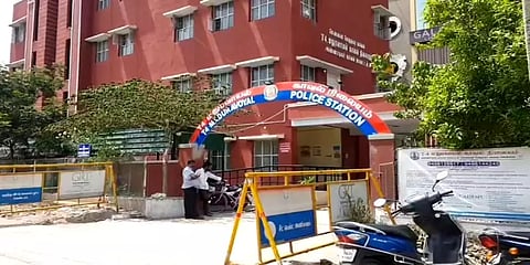 சென்னை: பால்கனியில் இருந்து கீழே விழுந்த குழந்தை சிகிச்சை பலனின்றி உயிரிழப்பு