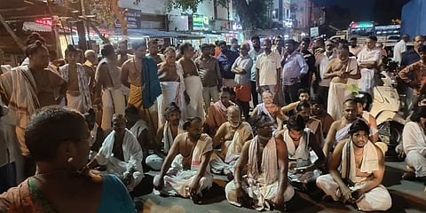 குழந்தை திருமணம் செய்தவர்களுக்கு ஆதரவளித்து போராடிய பிற தீட்சிதர்களும் கைது!