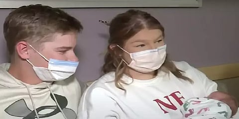 “பிரசவத்துக்கு 2 நாள் முன்புதான் கர்ப்பம்னே தெரியும்”-ஷாக் கொடுத்த USA பெண். நடந்தது என்ன?