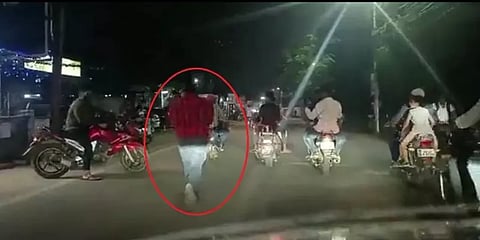 மரத்துப்போன மனிதநேயம்: ரூ 1,500 கடனுக்காக இளைஞருக்கு இழைக்கப்பட்ட உச்சகட்ட கொடூரம்!