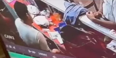 சேரில் அமர்ந்தபடியே 33 வயது ஜிம் பயிற்சியாளர் மரணம்.. மாரடைப்பால் பறிபோன உயிர்!