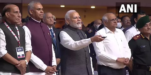 `ராணுவ தளவாட ஏற்றுமதி 8 மடங்கு அதிகரித்திருத்திருக்கிறது’- பிரதமர் மோடி பெருமிதம்