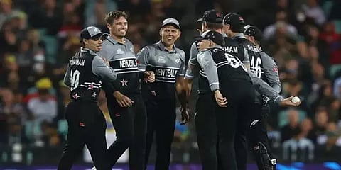 முதல் போட்டியிலேயே மரண பயம் காட்டிய நியூசிலாந்து - சாம்பியனான ஆஸி.க்கு என்னதான் ஆச்சு?