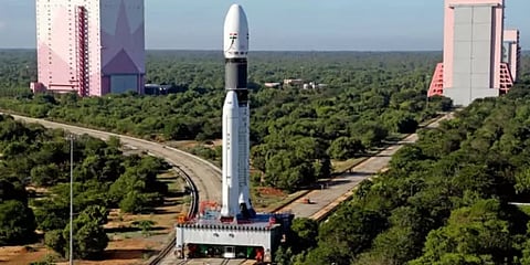 36 செயற்கைக்கோள்களுடன் விண்ணில் பாய்கிறது ஜிஎஸ்எல்வி எம்-3 ராக்கெட்!