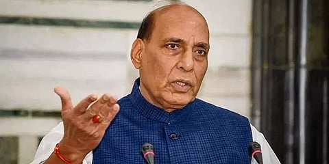 எல்லையில் ராணுவ வீரர்களின் பாதுகாப்பை ஆய்வுசெய்ய இன்று லடாக் பயணிக்கிறார் ராஜ்நாத் சிங்!