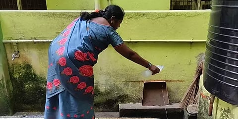 டெங்கு தடுப்பு நடவடிக்கைகள்: லார்வா புழுக்களை கண்டுபிடித்து அழிக்கும் பணிகள் தீவிரம்