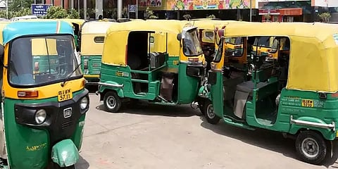 டெல்லி: ஆட்டோ, டாக்ஸி கட்டணம் திடீர் உயர்வு - பொதுமக்கள் அதிருப்தி