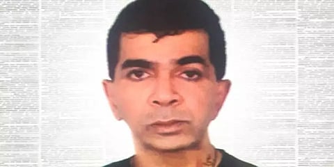 கொசுக்களை பாட்டிலில் அடைத்து நீதிமன்றத்துக்கு வந்த கேங்க்ஸ்டர்; என்ன காரணம்?