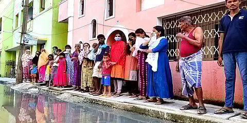 பூவை: கழிவு நீருடன் குடியிருப்பை சூழ்ந்துள்ள மழை நீர் - இயல்பு வாழ்க்கை பாதிப்பு