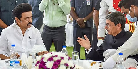 'ஆளுநரை மாற்றுங்கள்' - குடியரசுத் தலைவரிடம் திமுக மற்றும் கூட்டணி கட்சிகள் மனு!