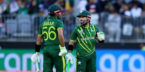 நியூசிலாந்தை வீழ்த்தி கெத்தாக இறுதிப் போட்டிக்குள் நுழைந்தது பாகிஸ்தான் அணி