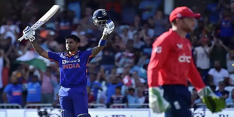 இந்தியா - இங்கிலாந்து மோதும் அரையிறுதிப் போட்டியில் மழை குறுக்கிட்டால் என்னவாகும்?