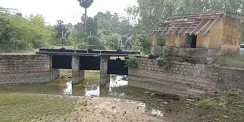 பாசன அணைக்கட்டு சேதமானதால் 15 ஆண்டுகளாய் விவசாயம் செய்ய முடியவில்லை.!-சரிசெய்ய கோரிக்கை