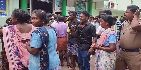 டாக்டரே இல்ல..அரசு மருத்துவமனையின் அலட்சியமே பிறந்த சிசு இறப்பிற்கு காரணம் என போராட்டம்!