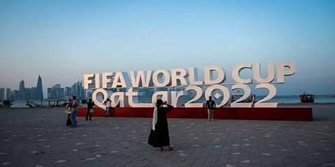 கத்தாரில் நடக்கவிருக்கும் FIFA உலகக்கோப்பை கால்பந்து - இவ்வளவு எதிர்ப்புகள் எழுவது ஏன்?