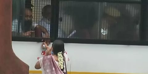 ``நீ என் மகாராணி; யாரிடமும் நீ கையேந்த கூடாது என்பார் என் கணவர்”- நளினி நெகிழ்ச்சி பேட்டி