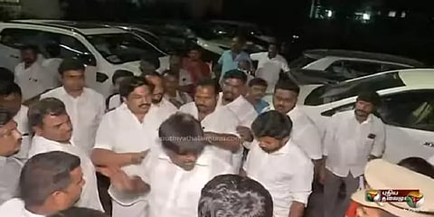 தமிழ்நாடு காங்கிரஸ் கமிட்டி அலுவலகத்தில் அடிதடி, கலவரம்.. என்ன நடந்தது? - வீடியோ