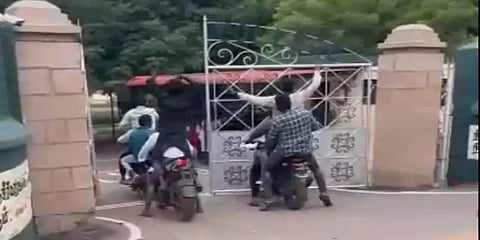 தேவர் ஜெயந்தி நாளில் மகளிர் கல்லூரியில் ரகளை செய்த 7 இளைஞர்களின் ஜாமீன் மனு தள்ளுபடி