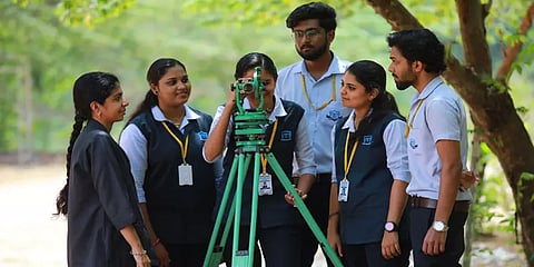 ஒரு அட்மிஷன்கூட இல்லையாம்... மாணவர் சேர்க்கைக்கு ஏங்கும் பொறியியல் கல்லூரிகள்! ஏன் இப்படி?