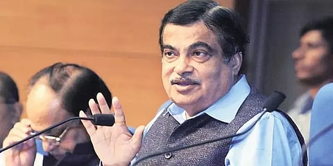 சுங்கச்சாவடிகள் அகற்றப்பட்டு கட்டணம் குறைக்கப்படும் - திமுக எம்பி கேள்விக்கு கட்கரி பதில்