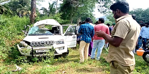 கிருஷ்ணகிரி: கட்டுப்பாட்டை இழந்த கார் கவிழ்ந்து விபத்து – பெண் உட்பட இருவர் பலி