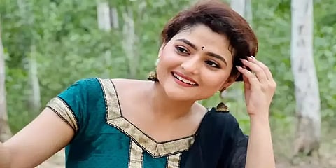 புற்றுநோயிலிருந்து மீண்ட 24 வயது இளம் நடிகை மாரடைப்பால் மரணம் - சோகத்தில் திரையுலகம்