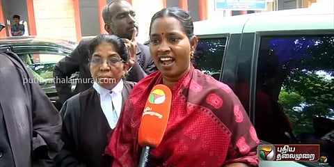 ``கொலைகாரனுக்கு பின்னே நிற்கிறார்கள்” - கள்ளக்குறிச்சி மாணவியின் தாயார் காட்டம்
