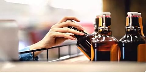 'விலையை கேட்டதும் தலைக்கேறியது போல இருக்கு'- மதுப்பிரியர்களுக்கு ஷாக் கொடுத்த கேரளா!