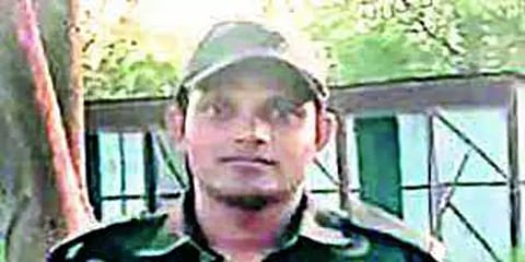 'சந்தேகம் வராமல் இருக்க 4 மாதம் சம்பளம் கொடுத்து' ராணுவத்தில் வேலை-ரூ. 16 லட்சம் மோசடி