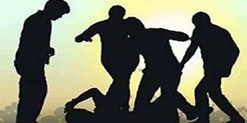 மாணவனின் பிறப்புறுப்பில் தாக்கி கொடூர செயலில் ஈடுபட்ட சக மாணவர்கள் - சென்னையில் அதிர்ச்சி!