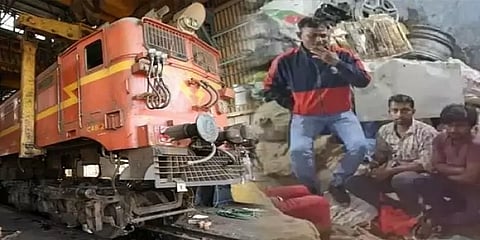 ரயில் என்ஜினையே திருடிச் சென்ற பலே திருடர்கள் - 13 சாக்கு மூட்டைகளில் அள்ளிய போலீசார்