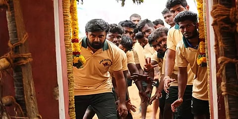 ஒரே படம்தான்.. ஆனால், 3 கதைகள்!.. ‘காரி’ ஆவது சசிகுமாருக்கு கைக் கொடுக்குமா?-திரைப்பார்வை