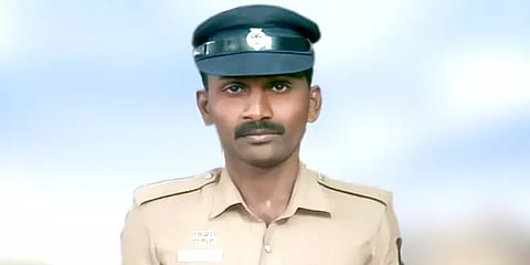 காதலித்த பெண்ணின் சாதியை சொல்லித் திட்டியதாக புகார் - காவலர் வன்கொடுமை சட்டத்தில் கைது