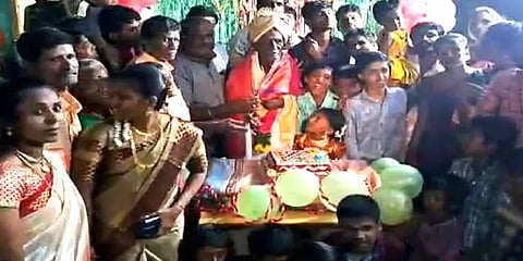 4 தலைமுறை சொந்தங்களுடன் 100வது பிறந்தநாளை கொண்டாடிய நெசவுத் தொழிலாளி