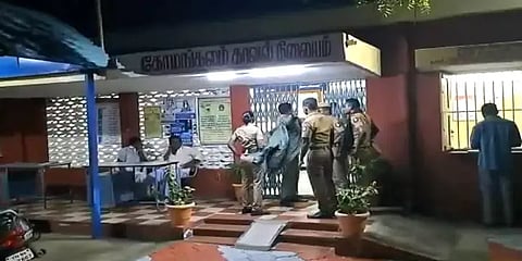 பொள்ளாச்சி: முட்புதரில் ரத்தக் காயங்களுடன் சடலமாக மீட்கப்பட்ட பெண்; பாலியல் வன்கொடுமையா?