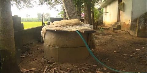 மாசடைந்த ஆறு... குடிநீரை விலைக்கு மட்டுமே வாங்க வேண்டிய அவல நிலையில் ஒரு கிராமம்!