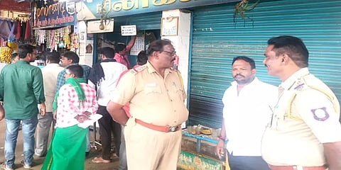 ரூ. 1 கோடிக்கு வாடகை பாக்கி... 63 கடைகளுக்கு சீல்... ! அதிரடி காட்டிய மாநகராட்சி