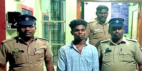 விழுப்புரம்: மது போதையில் பள்ளி கட்டடத்தை சேதப்படுத்தியதாக இளைஞர் கைது