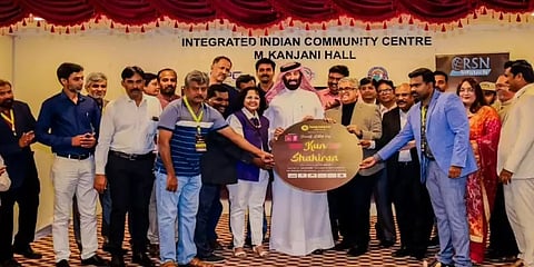 கத்தார் உலகக்கோப்பையை கலக்கும் தமிழர்கள் - பிரெஞ்சு, உருது வானொலியில் ஒலித்த தீம் பாடல்!