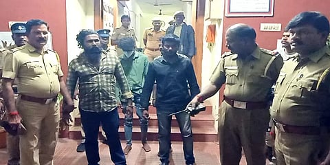 சேலம்: திமுக கவுன்சிலரை வெட்டிக் கொல்ல முயற்சி - 4 பேர் கைது