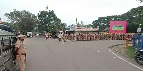 தொடரும் அம்பேத்கர் வழிபாடு சர்ச்சை; 144 தடை உத்தரவால் மயிலாடுதுறையில் பரபரப்பு