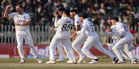 ஒரே போட்டியில் பல சாதனைகள் குவித்த ENG-PAK! வரலாற்றில் தனி இடம்பிடித்த ராவல்பிண்டி டெஸ்ட்!