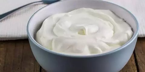 குளிர்காலத்தில் தயிர் சாப்பிடலாமா? சாப்பிட்டால் என்னவாகும்? தவறான கருத்துகளும், உண்மையும்!