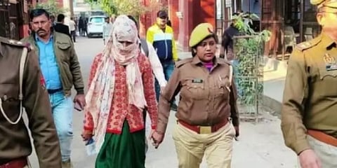 உயிரோடு திரும்பிய இறந்த பெண்.. செய்யாத கொலைக்கு 7 வருஷம் சிறையில் வாடிய அப்பாவி..!