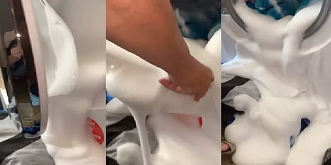 இது வாஷிங் மிஷினா இல்ல அட்சய பாத்திரமா? பொங்கி வழியும் நுரை: எப்படி வந்தது? - வைரல் வீடியோ