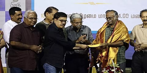 கவிஞர், எழுத்தாளர் கலா ப்ரியாவுக்கு வாழ்நாள் சாதனையாளர் விருது!