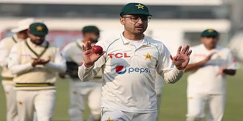 அறிமுக போட்டியிலேயே 11 விக்கெட் - பாகிஸ்தான் கிரிக்கெட் வரலாற்றில் ஒரு ஸ்பின்னரின் சாதனை!