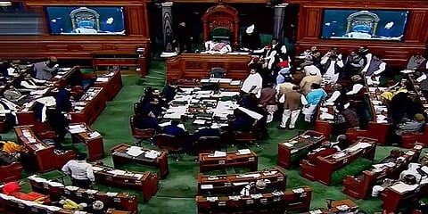 இடுகாடுகளில் பிணங்கள் எரிக்கப்படுவதால் காற்று மாசுபாடா? - மத்திய அரசு விளக்கம்