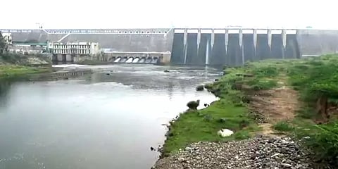 தொடர் மழையால் உயர்ந்த நீர்வரத்து...பவானிசாகர் அணை அருகே வாழ்வோருக்கு வெள்ள அபாய எச்சரிக்கை