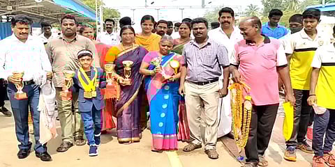 அரியலூர்: ஆசிய சதுரங்க போட்டியில் சாதனை - அரசுப்பள்ளி மாணவிக்கு உற்சாக வரவேற்பு